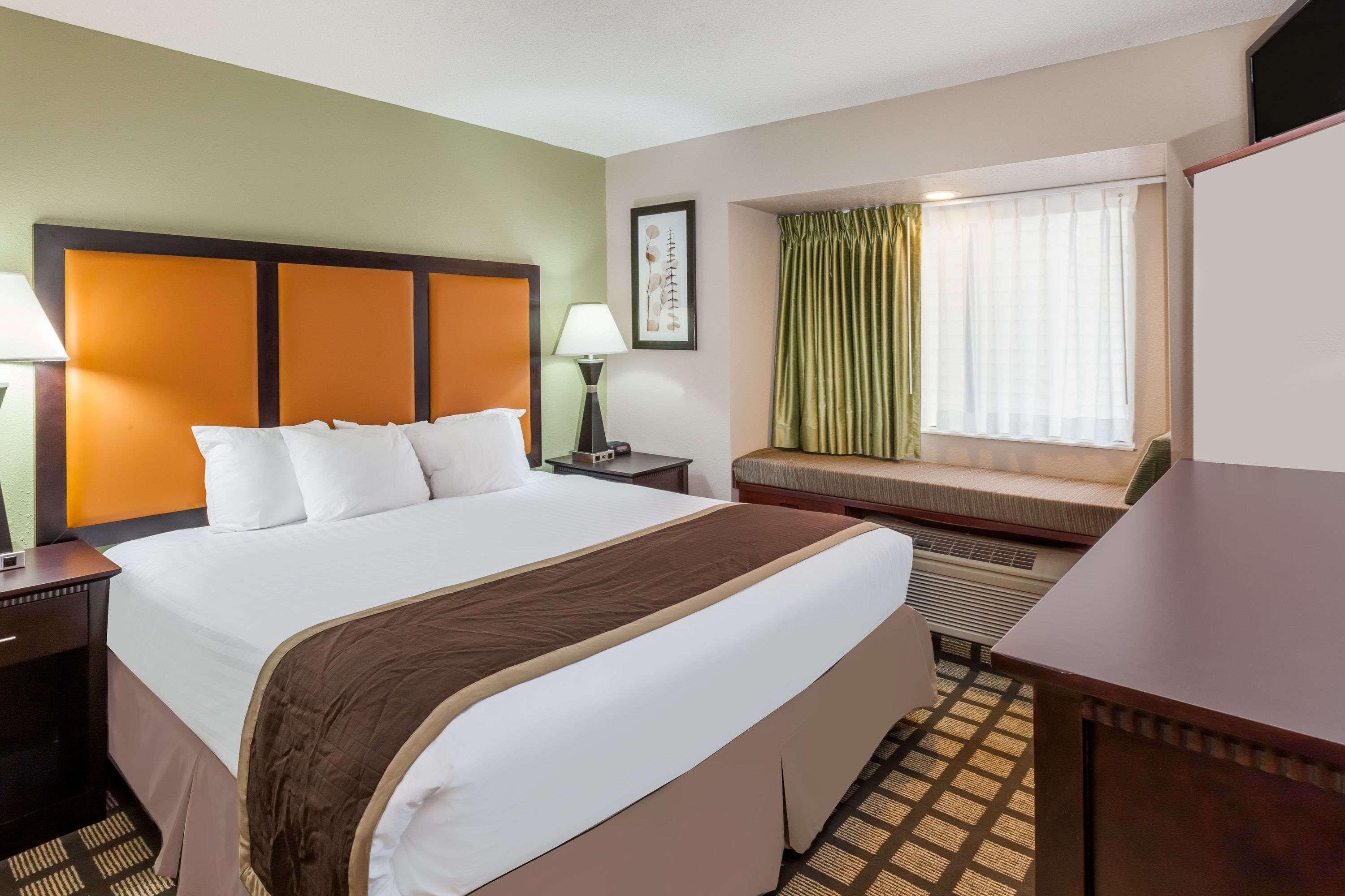 Baymont By Wyndham Gaylord Hotel Eksteriør billede
